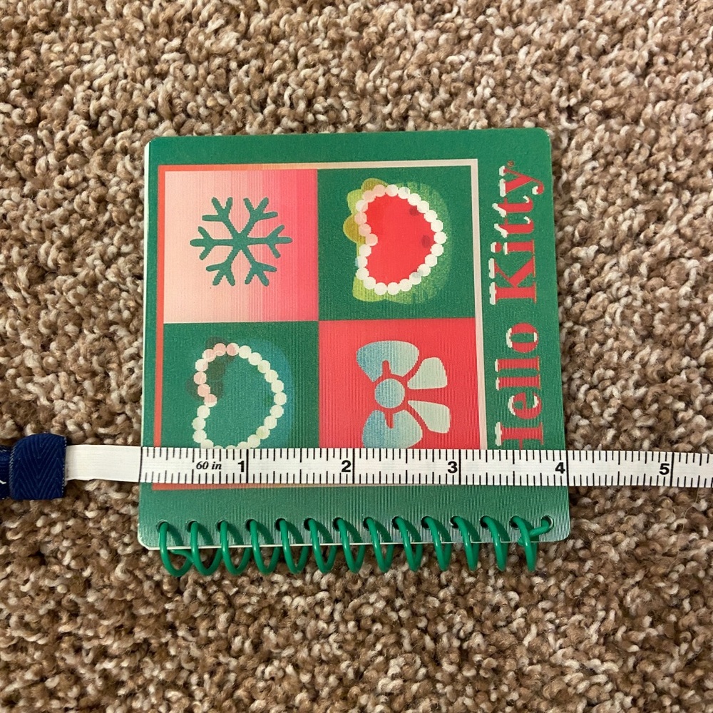 Hello Kitty Mini Holiday Notebook - Picture 5 of 8